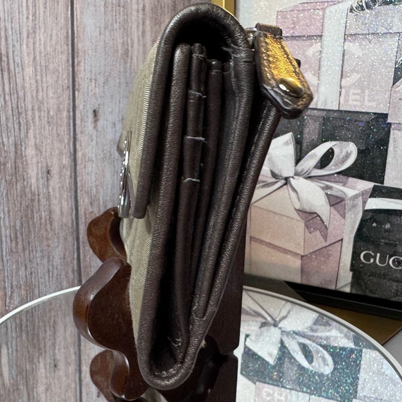 COACH Gold and Brown trifold long Wallet leather interior - EUC - Picture 4 of 17